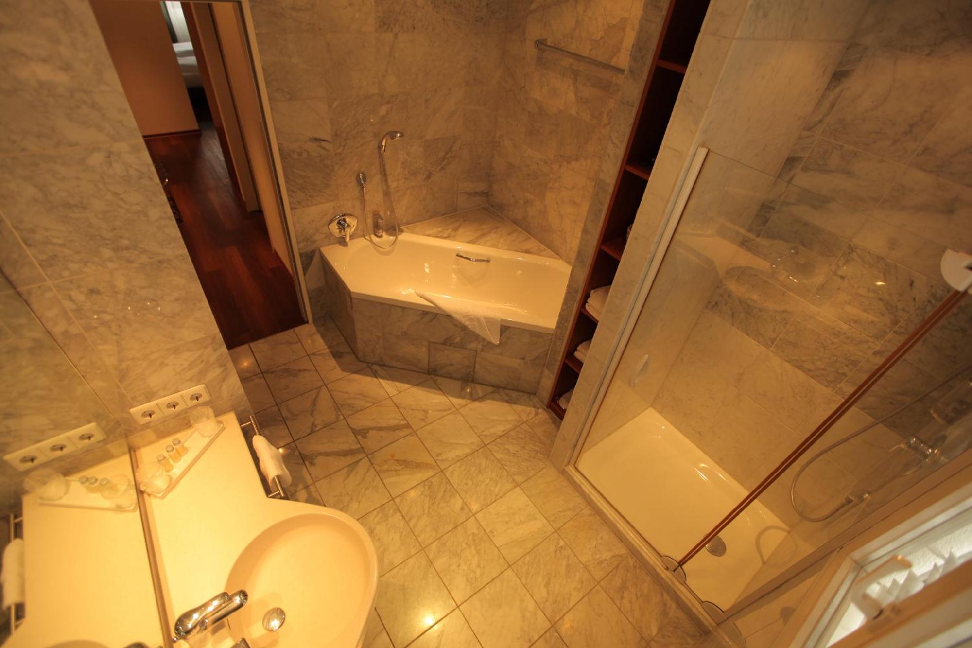 Hotel Mariotto Am Burghof Lörrach Habitación foto